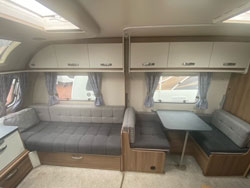Quattro Dinette